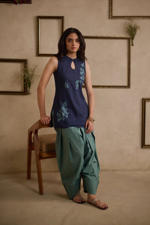 Qazmi Women’s Pure Cotton Aari Embroidered Corset Back Sleeveless Kurta with Farshi Salwar