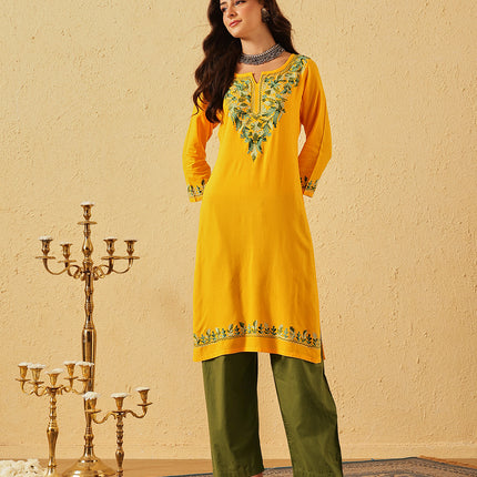 Qazmi Women's Noor Kashmiri Aari Work Straight Kurta