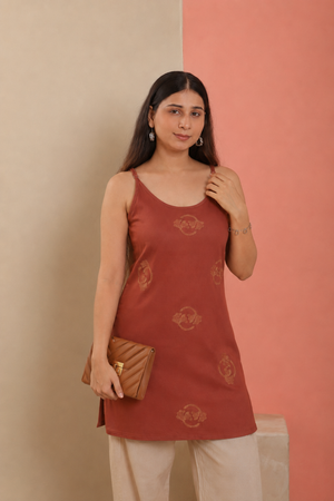 Qazmi Women Embroidered Viscose Rayon Sleeveless Embroidered Kurti