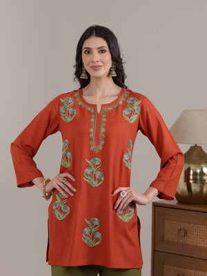 Qazmi Women Kashmiri Aari Embroidered Viscose Rayon Short Kurta