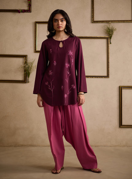 Qazmi Women Floral Aari Embroidered Viscose Rayon Kurti with Farshi Salwar