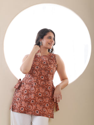 Qazmi Women Floral Printed Pure Cotton Sleeveless Short Kurti
