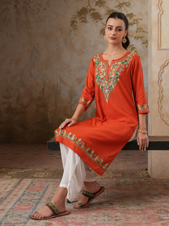 Qazmi Women's Noor Kashmiri Aari Work Straight Kurta