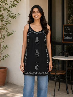 Qazmi Women Embroidered Viscose Rayon Sleeveless Embroidered Kurti