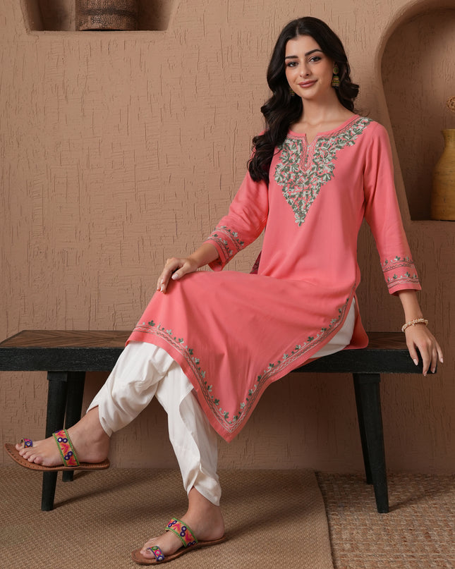 Qazmi Women's Mahsa Kashmiri Aari Work Straight Kurta