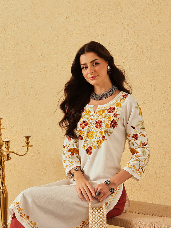 QAZMI Floral Embroidered Keyhole Neck Chinarkari Straight Kurta