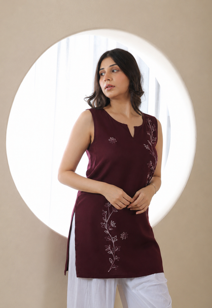 Qazmi Women Embroidered Viscose Rayon Sleeveless Embroidered Kurti