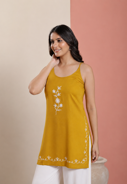 Qazmi Women Embroidered Viscose Rayon Sleeveless Embroidered Kurti