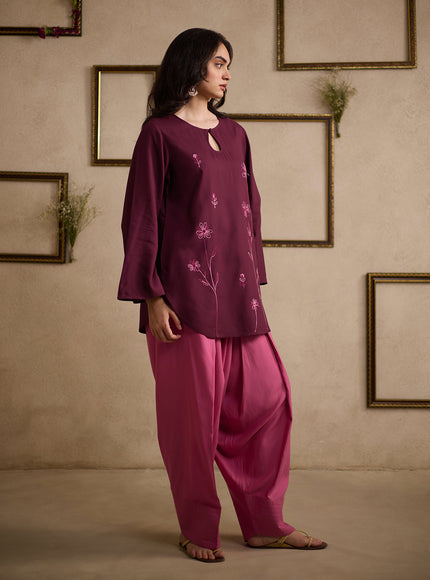 Qazmi Women Floral Aari Embroidered Viscose Rayon Kurti with Farshi Salwar