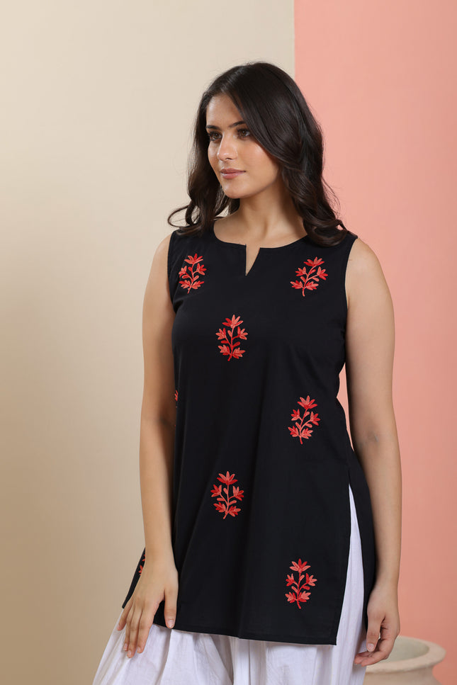 Qazmi Women Embroidered Viscose Rayon Sleeveless Embroidered Kurti