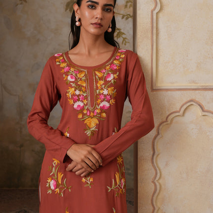 Qazmi Women's Sahar Kashmiri Aari Work Straight Kurta