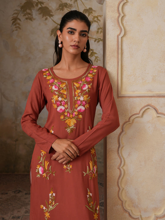 Qazmi Women's Sahar Kashmiri Aari Work Straight Kurta