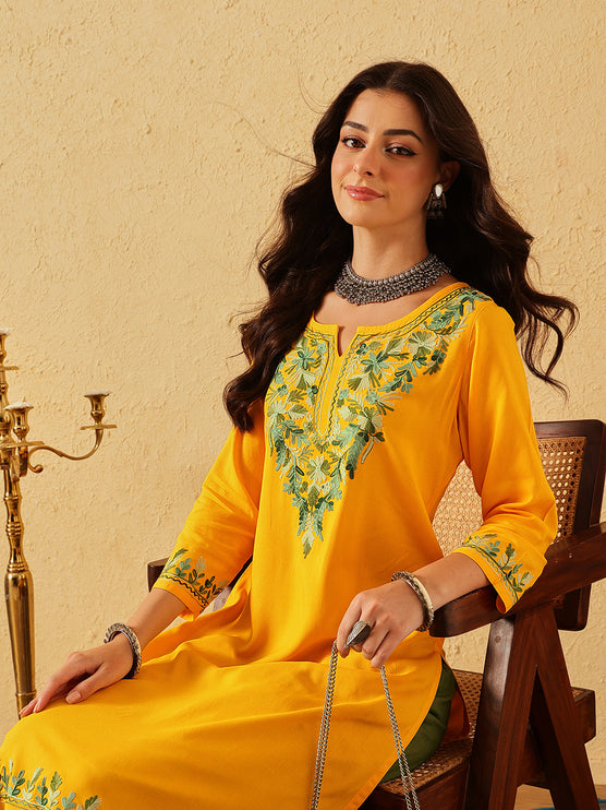 Qazmi Women's Noor Kashmiri Aari Work Straight Kurta