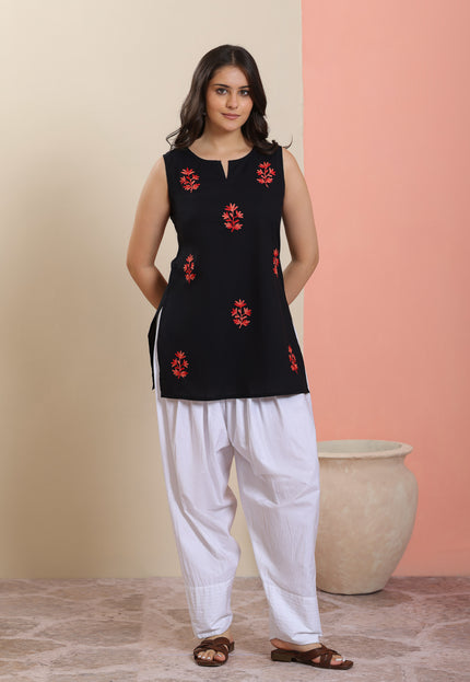 Qazmi Women Embroidered Viscose Rayon Sleeveless Embroidered Kurti