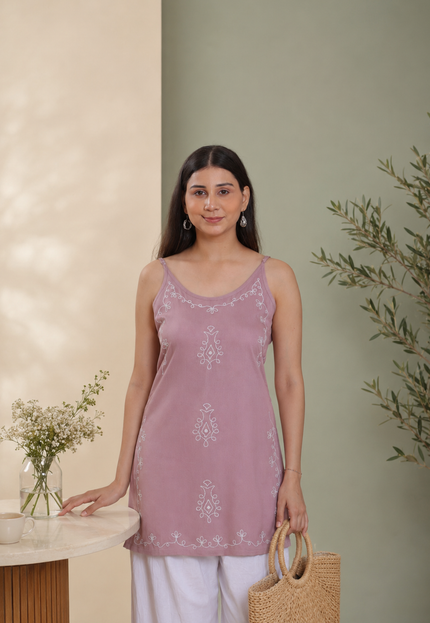 Qazmi Women Embroidered Viscose Rayon Sleeveless Embroidered Kurti