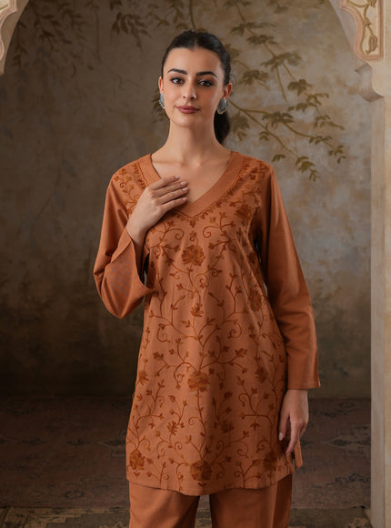 Qazmi Women's Kashmiri Aari Embroidered Cotton Linen V-Neck CoOrd Set
