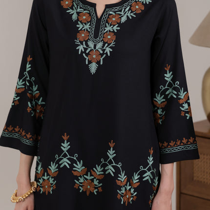 Qazmi Women Aari Embroidered Viscose Rayon Ethnic Short Kurta