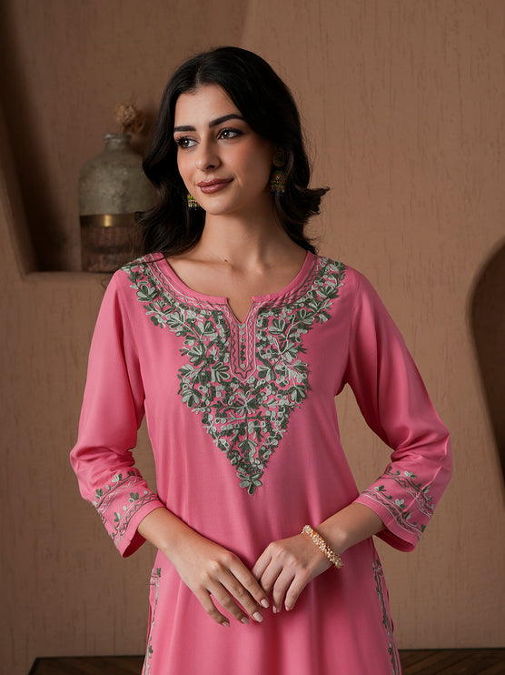 Qazmi Women's Mahsa Kashmiri Aari Work Straight Kurta