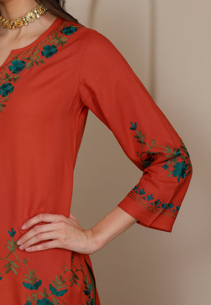 Qazmi Women Aari Embroidered Viscose Rayon Ethnic Short Kurta