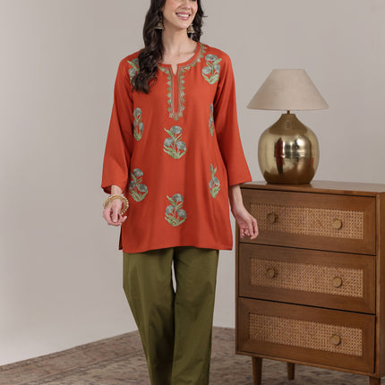 Qazmi Women Kashmiri Aari Embroidered Viscose Rayon Short Kurta