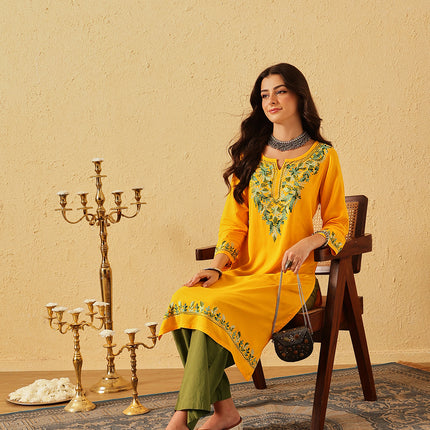 Qazmi Women's Noor Kashmiri Aari Work Straight Kurta