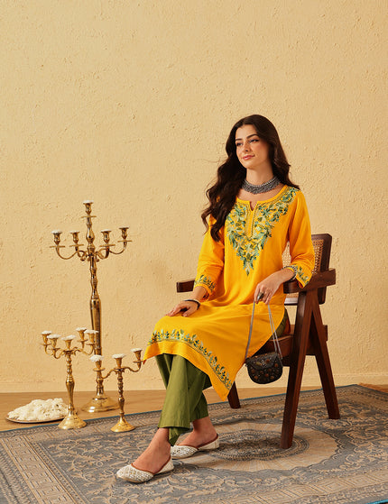 Qazmi Women's Noor Kashmiri Aari Work Straight Kurta