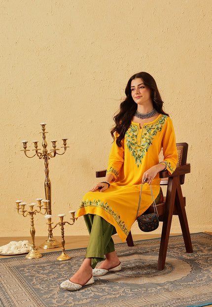 Qazmi Women's Noor Kashmiri Aari Work Straight Kurta