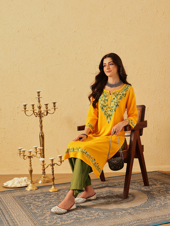 Qazmi Women's Noor Kashmiri Aari Work Straight Kurta
