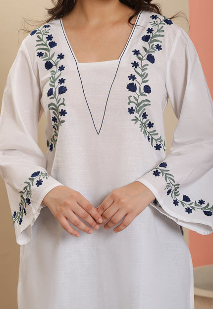 Qazmi Women Pure Cotton Square-Neck Aari  Embroidered Short Kurti