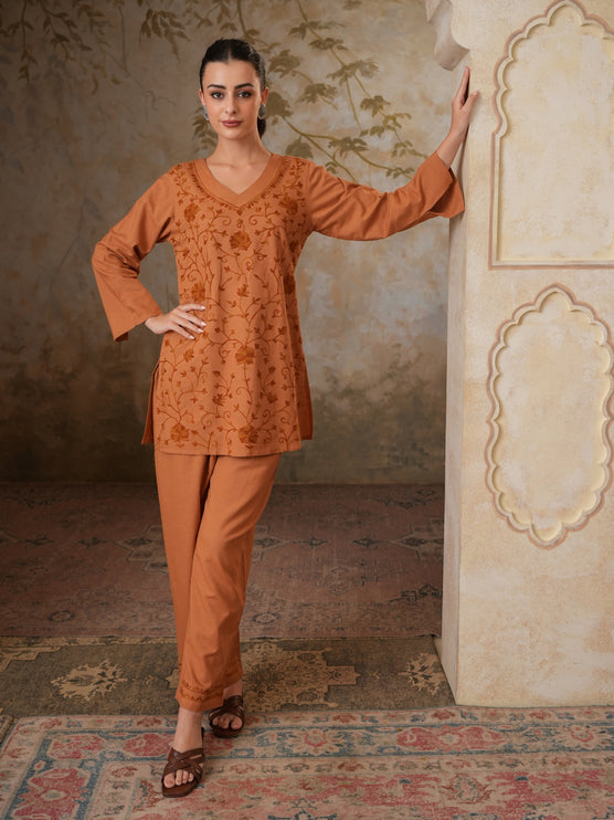 Qazmi Women's Kashmiri Aari Embroidered Cotton Linen V-Neck CoOrd Set
