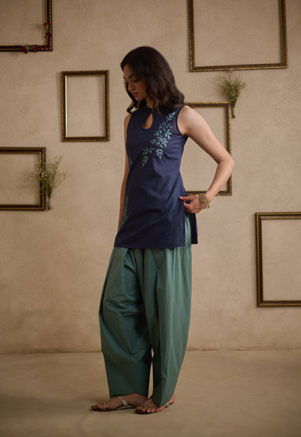 Qazmi Women’s Pure Cotton Aari Embroidered Corset Back Sleeveless Kurta with Farshi Salwar