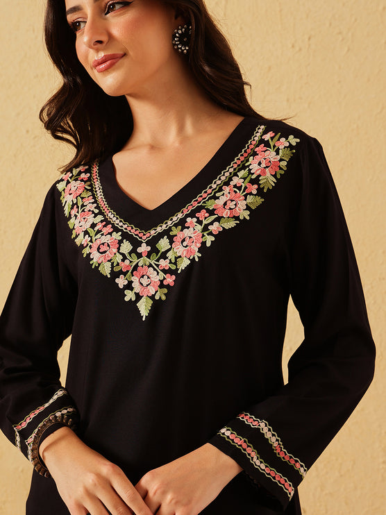 Qazmi Women's Amina Kashmiri Embroidered V-Neck Short Kurti