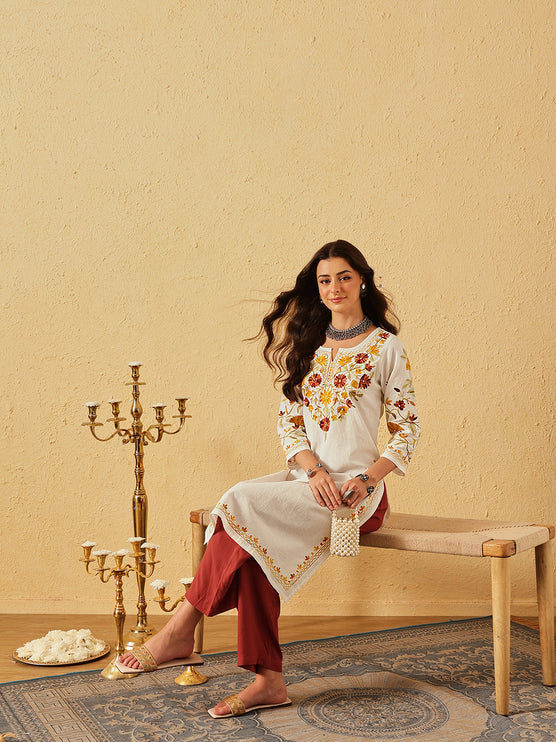 QAZMI Floral Embroidered Keyhole Neck Chinarkari Straight Kurta