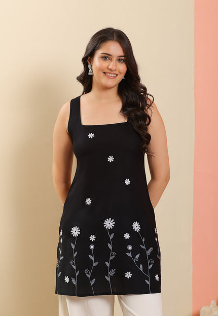 QAZMI Women Floral Embroidered Sleeveless Kurti
