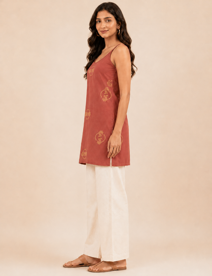 Qazmi Women Embroidered Viscose Rayon Sleeveless Embroidered Kurti