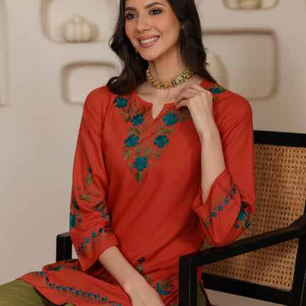 Qazmi Women Aari Embroidered Viscose Rayon Ethnic Short Kurta
