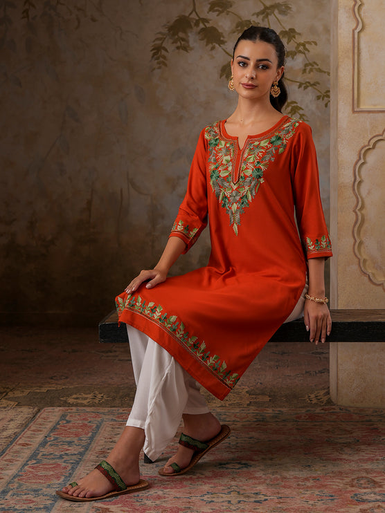 Qazmi Women's Noor Kashmiri Aari Work Straight Kurta