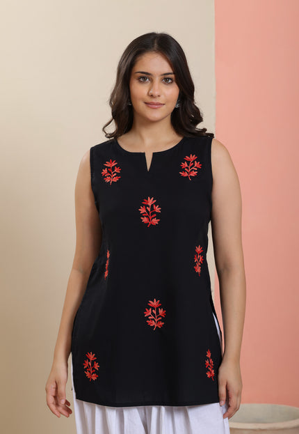 Qazmi Women Embroidered Viscose Rayon Sleeveless Embroidered Kurti