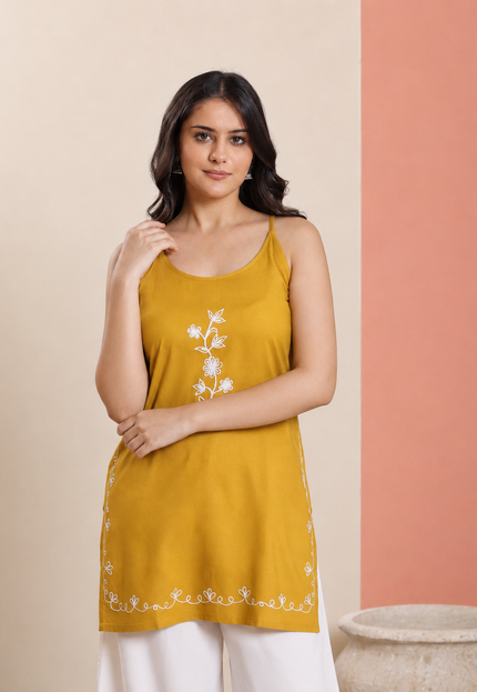 Qazmi Women Embroidered Viscose Rayon Sleeveless Embroidered Kurti
