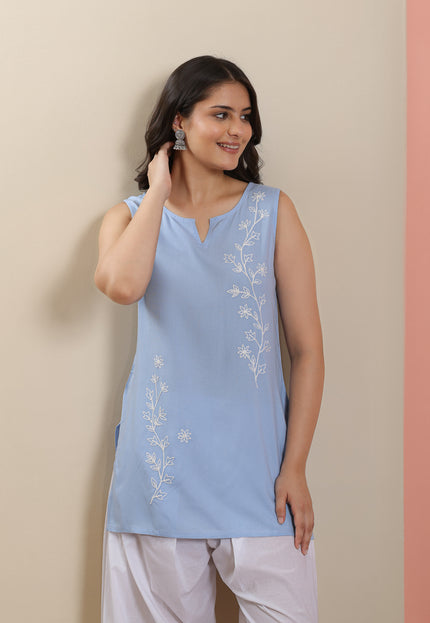 Qazmi Women Embroidered Viscose Rayon Sleeveless Embroidered Kurti