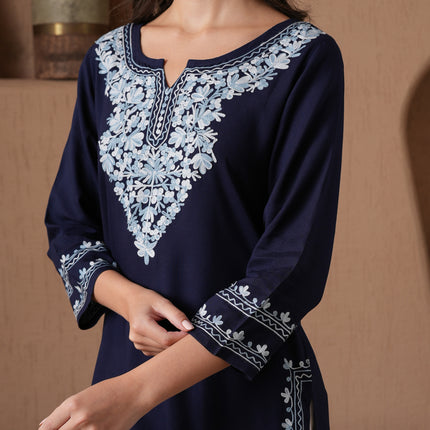 Qazmi Women's Mahsa Kashmiri Aari Work Straight Kurta