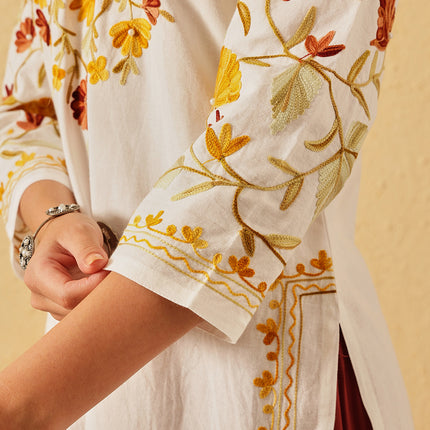 QAZMI Floral Embroidered Keyhole Neck Chinarkari Straight Kurta