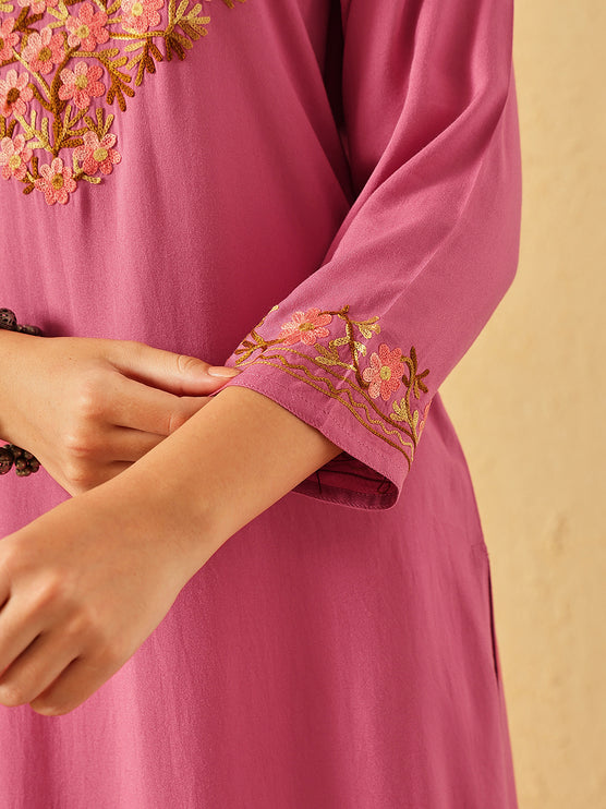Qazmi Women's Huma Kashmiri Aari Work Keyhole Neck Pink Straight Kurta