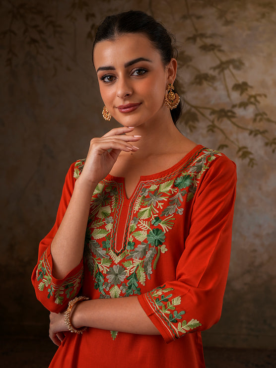 Qazmi Women's Noor Kashmiri Aari Work Straight Kurta