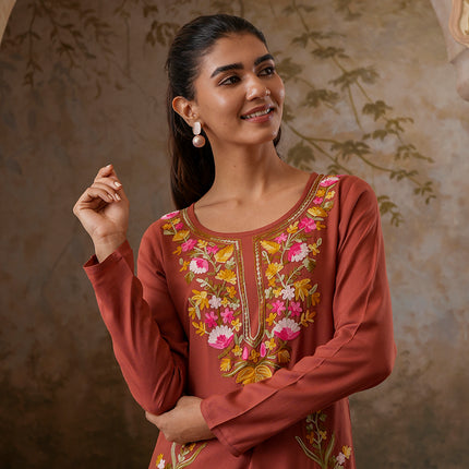 Qazmi Women's Sahar Kashmiri Aari Work Straight Kurta