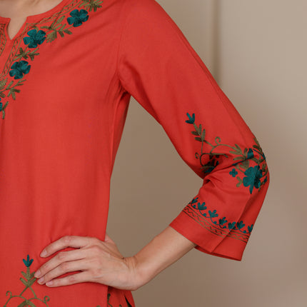 Qazmi Women Aari Embroidered Viscose Rayon Ethnic Short Kurta