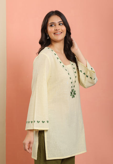 Qazmi Women Pure Cotton Square-Neck Aari  Embroidered Short Kurti