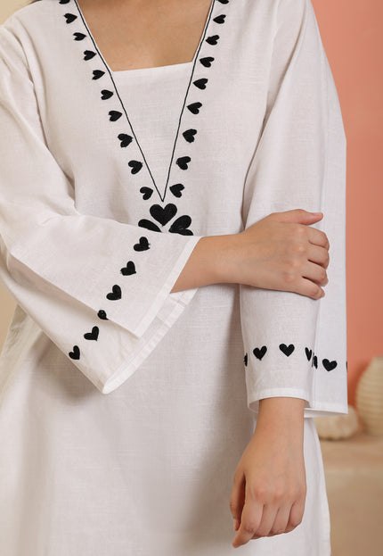 Qazmi Women Pure Cotton Square-Neck Aari  Embroidered Short Kurti