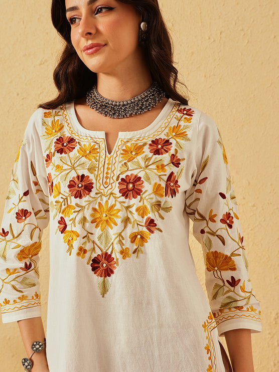 QAZMI Floral Embroidered Keyhole Neck Chinarkari Straight Kurta