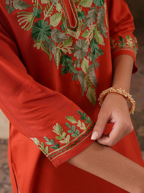 Qazmi Women's Noor Kashmiri Aari Work Straight Kurta